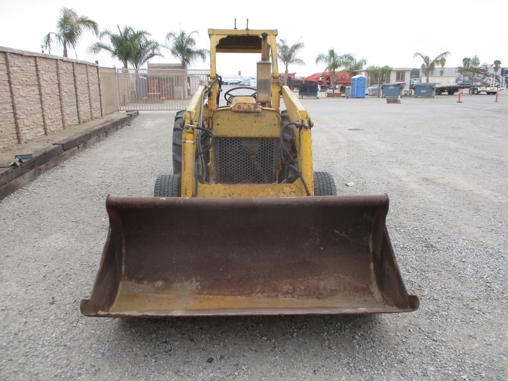 Ford 535 Skip Loader,