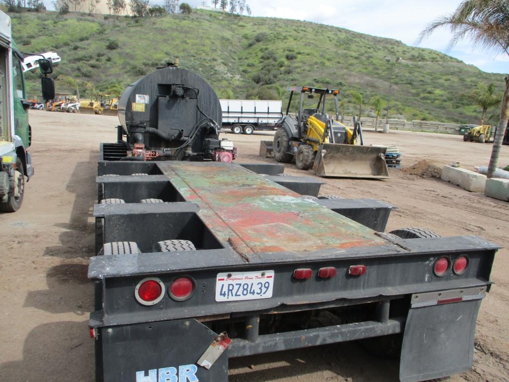 Tri-Axle Lowboy Slurry Asphalt Seal Coat Trailer,