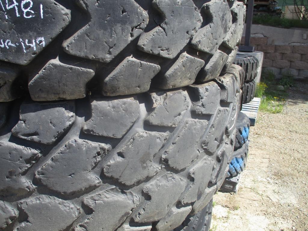 Lot Of (4) Titan MXL 20.5R 25 Tires