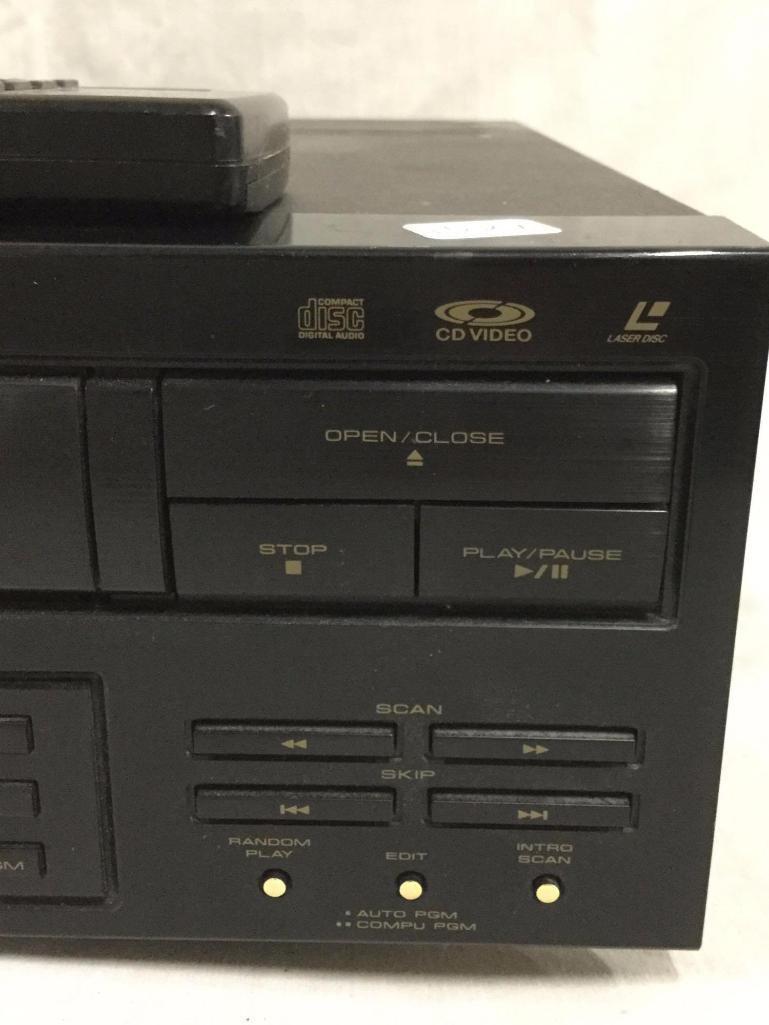 Pioneer laser disk player model CLD-1080