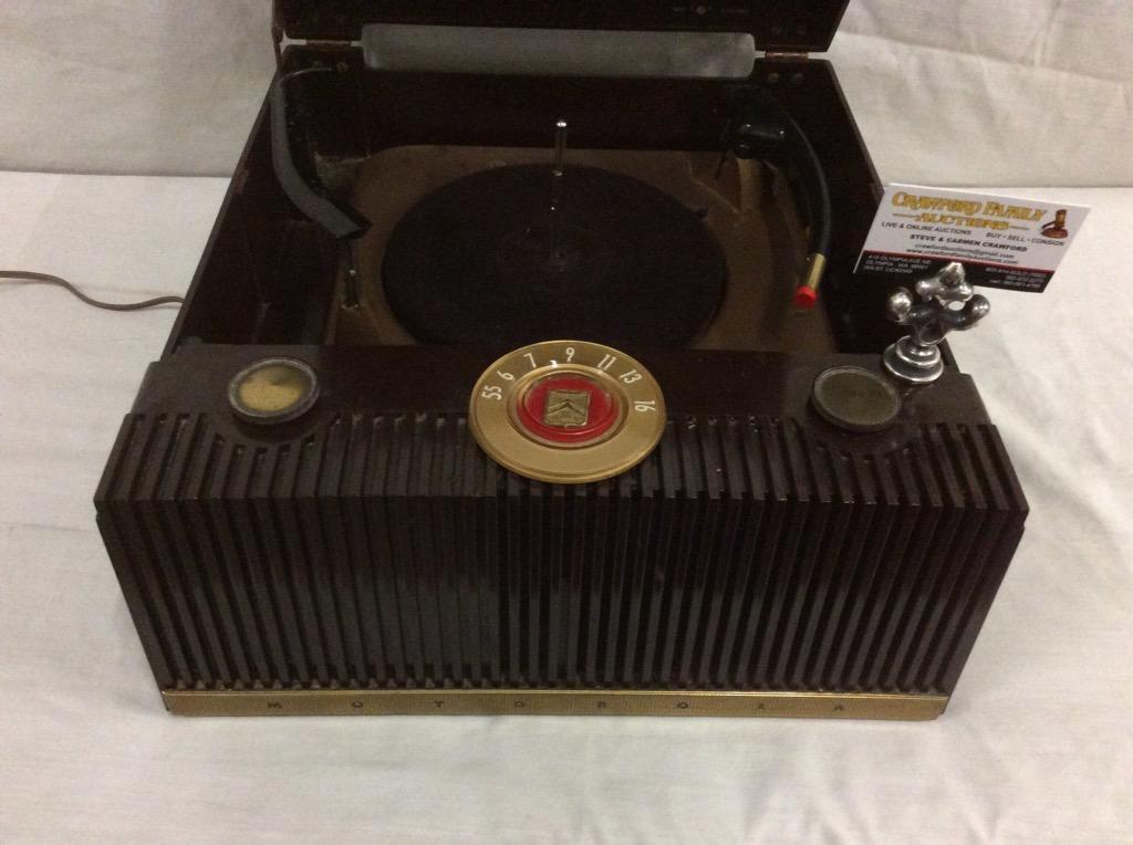 Vintage Motorola Bakelite portable phonograph player Model 53F2 see pics