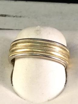 Nice 18K yellow gold band w/ platinum edging size 9 @ 8.1 grams