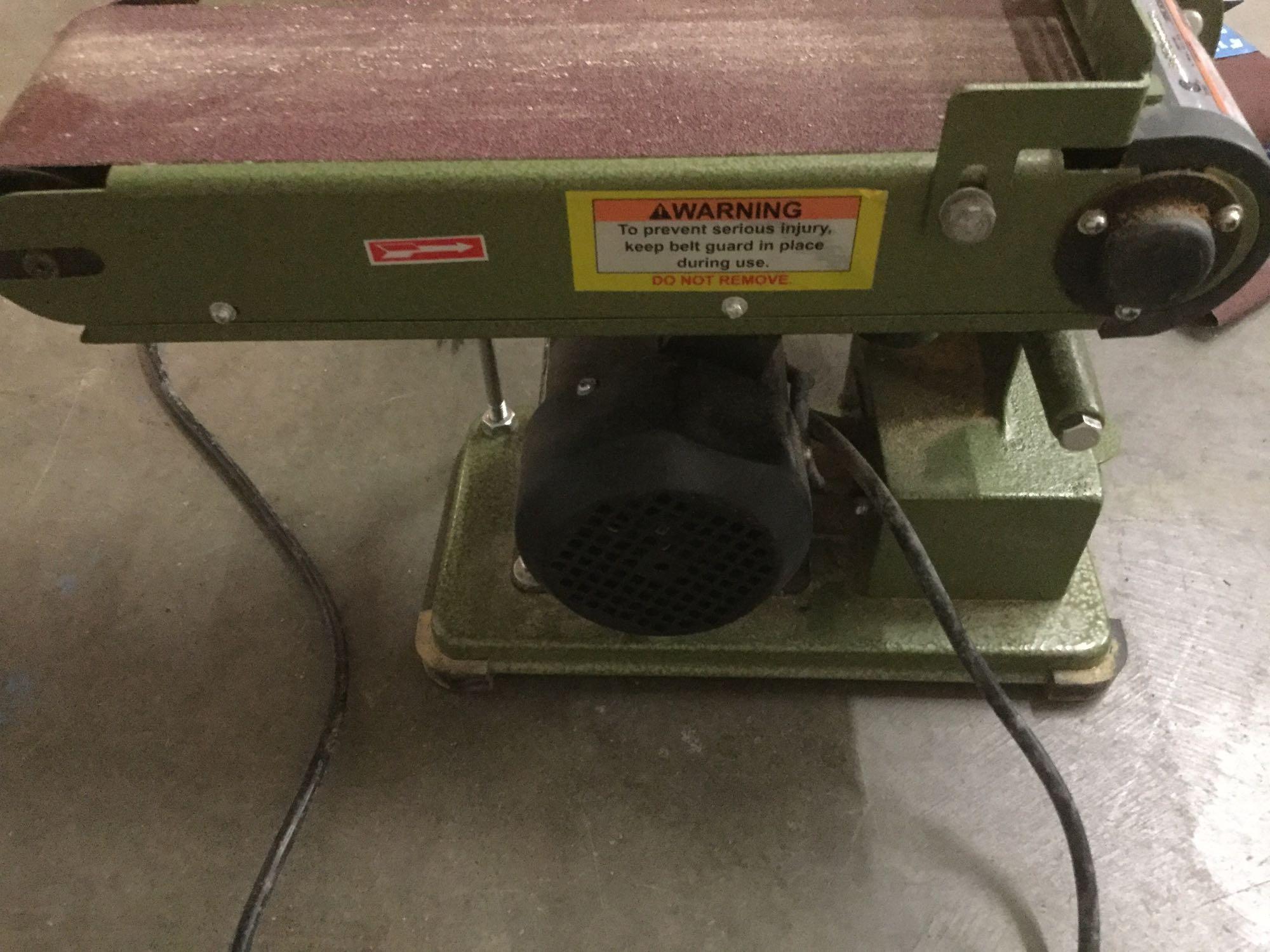 Central Machinery Belt/Disc Sander w/ two replacement belts