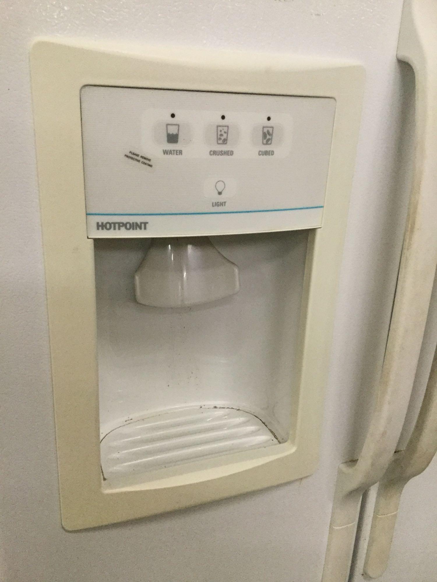 Hotpoint refrigerator /freezer with water and ice dispenser