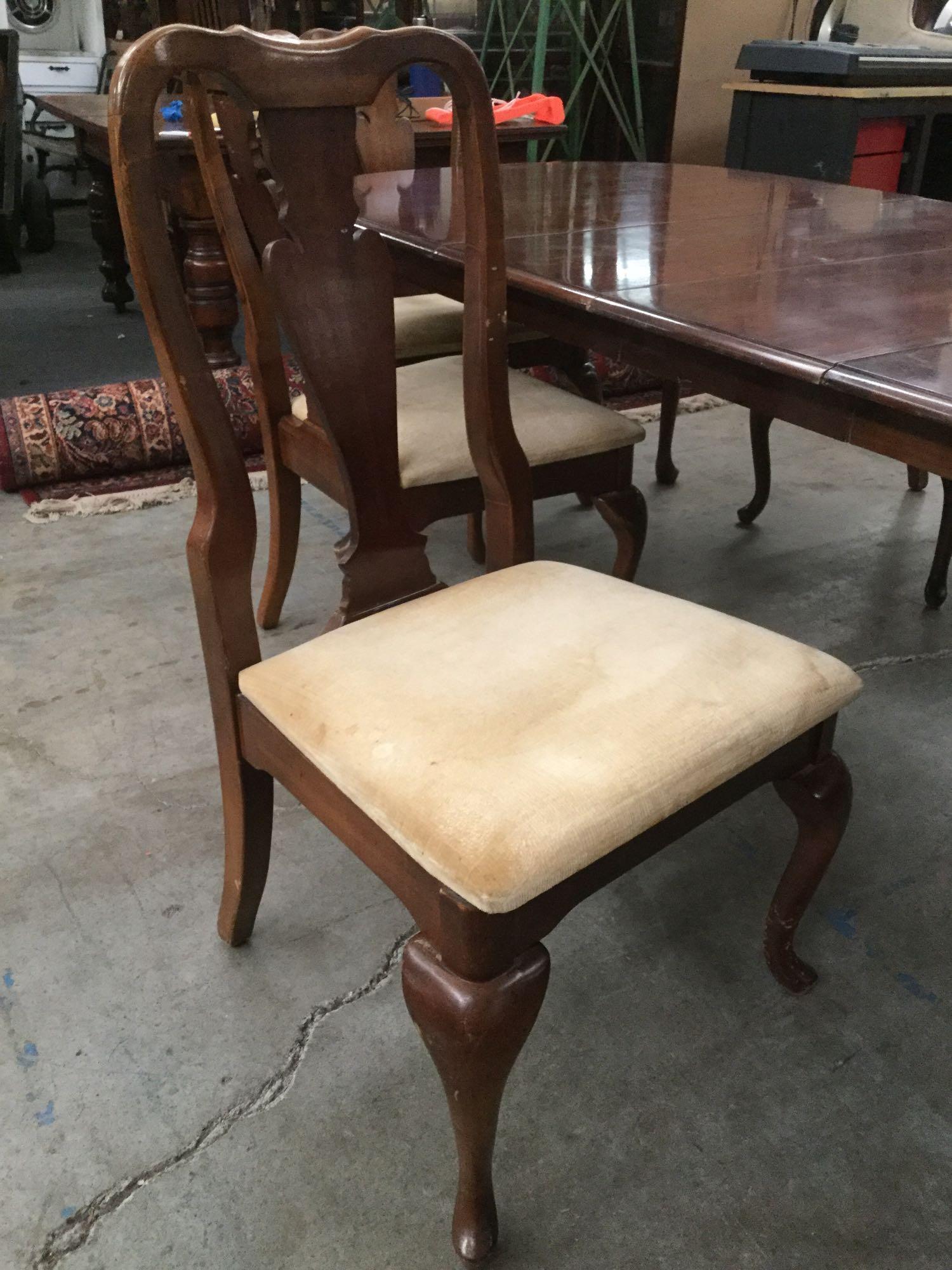 Vintage 40's influenced cherry stain dining table w/ 6 matching chairs & 2 leaves