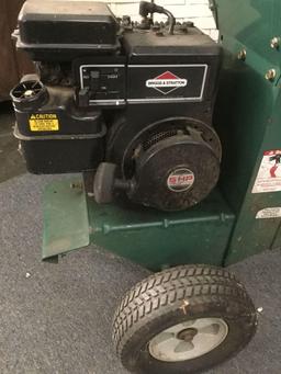 Chippewa Five chipper/shredder w/ Briggs and Stratton 5HP Motor & debris pusher too