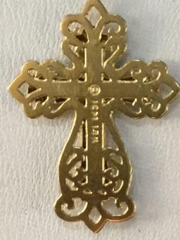 Beautiful 14K gold necklace with gold cross pendant approx. 26 inches @ 4.5 grams