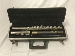 Vintage bundy flute in case
