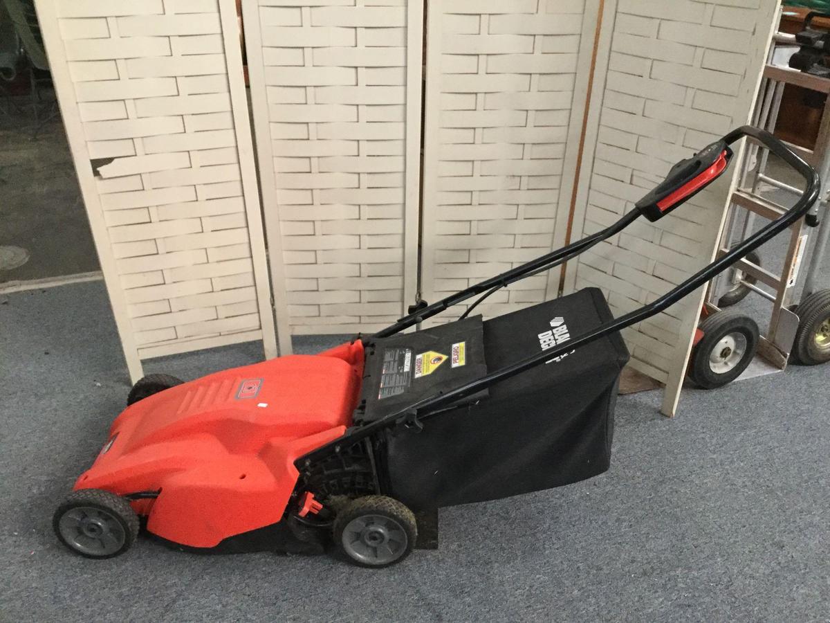 Black and Decker electric lawnmower, tested and working