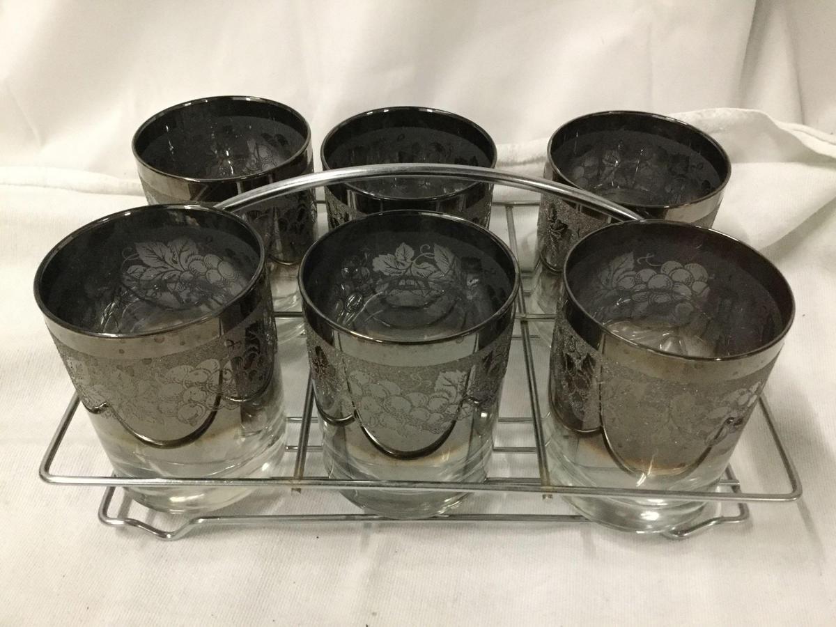 Lot of 6 tumbler glasses W/ chrome carry rack approx 12 x 8 x 6 inches