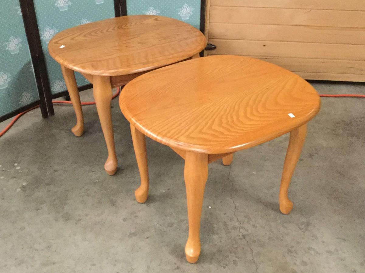 2x vintage light oak end tables