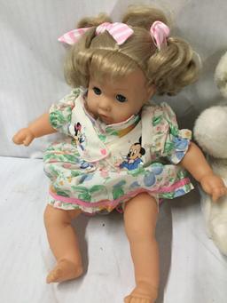 4x vinyl and composite dolls. Lissi, Bearly People and more. Largest doll measures approximately