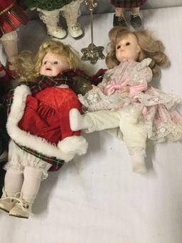 8x composite dolls. Gepeddo, heritage Mint and more. Largest doll measures approximately 19x9x7