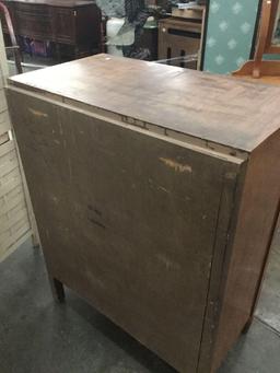 Antique 5 drawer dresser bureau with sliding drawers and nice wood grain