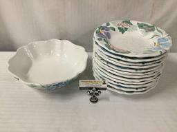Collection of 14 Fortebraccio...Ceramiche...ceramic plates and one serving bowl