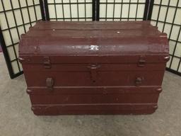 Vintage trunk, has been painted and is missing one handle