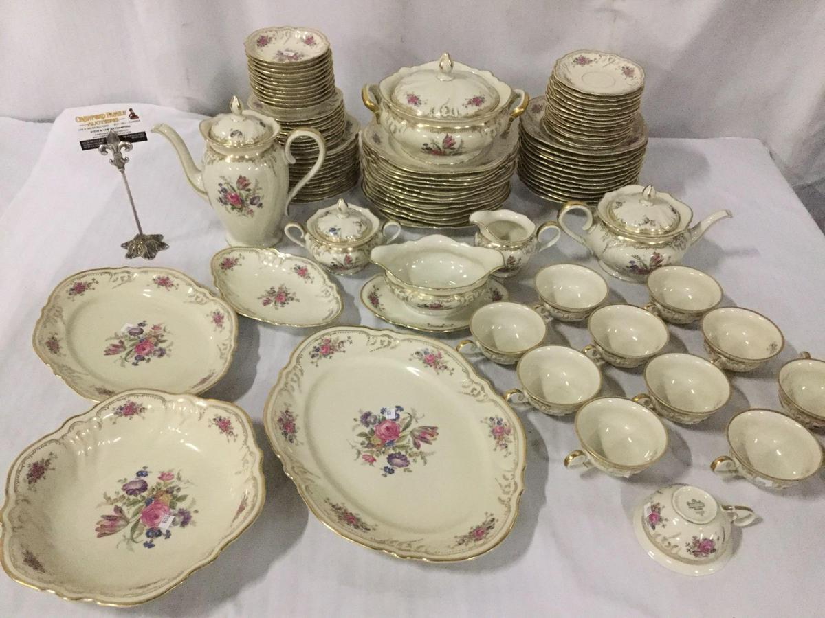 94 pieces of Rosenthal Kronach-Germany Viktoria pattern china, seats 12