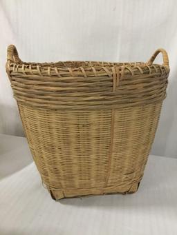 Lot of 6 baskets, Largest approx 12 x 14 inches