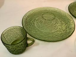 8 pc. lot of vintage textured green glass plate & mug sets