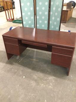 Modern Style Office Desk w/ Drawers