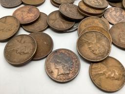 Large mixed a lot of early Lincoln and Indian cent coins.