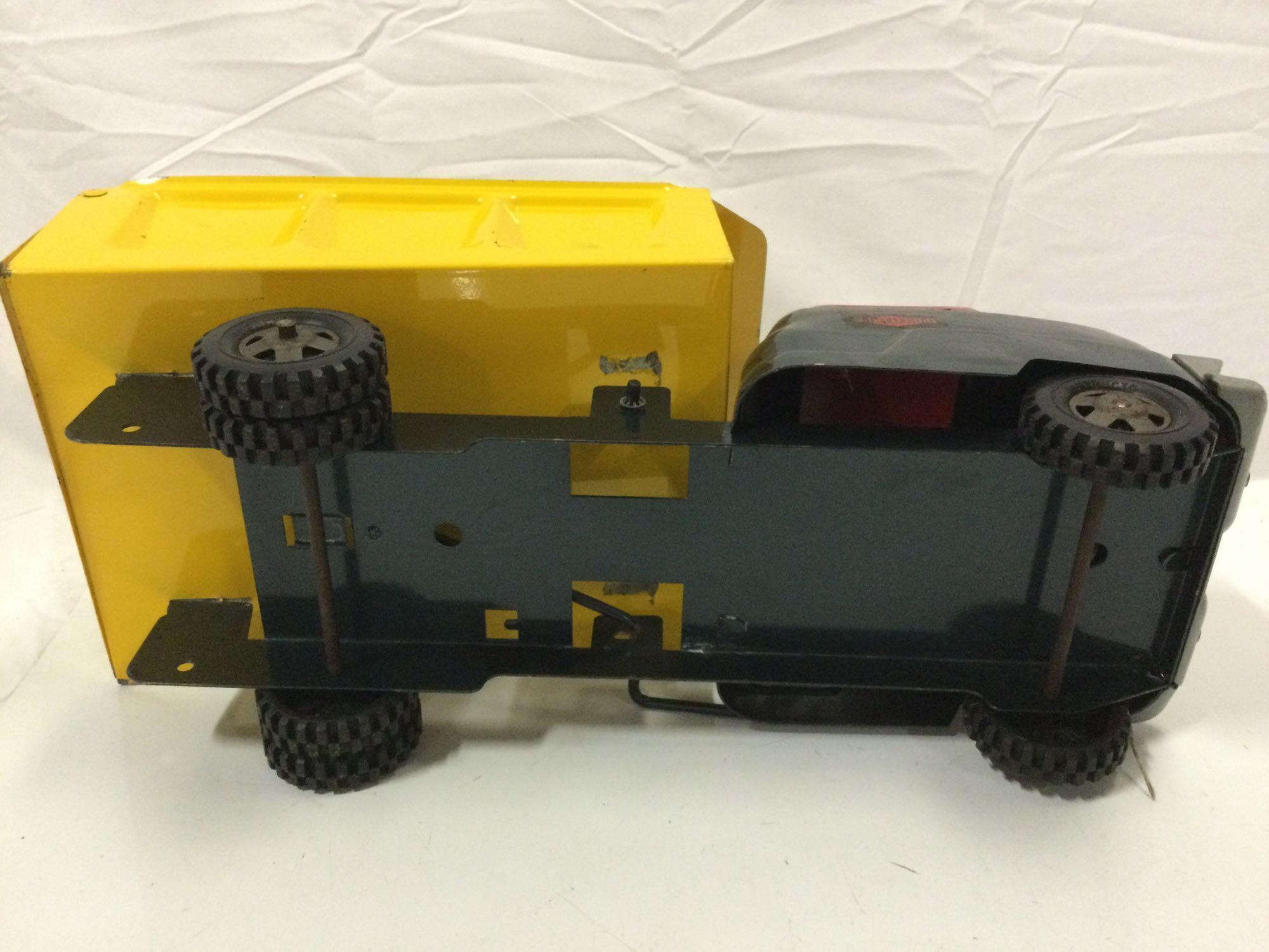 Vintage STRUCTO Freepoint ILL pressed steel toy hydraulic dump truck