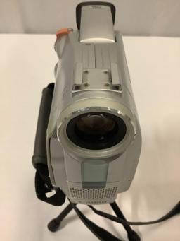 Canon ZR10 Digital Video Camera, 200x digital zoom, untested, sold as is.