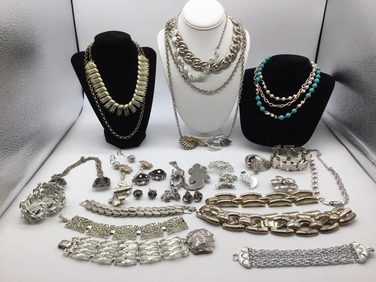 Impressive selection of better quality vintage silver toned jewelry several piece signed