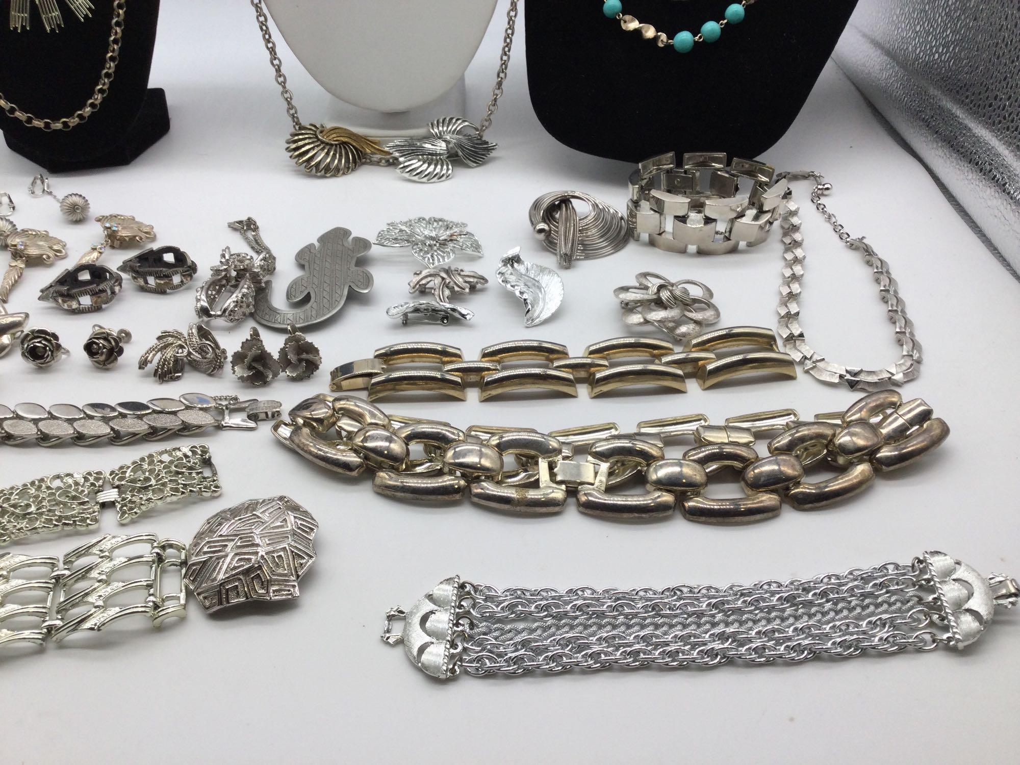 Impressive selection of better quality vintage silver toned jewelry several piece signed