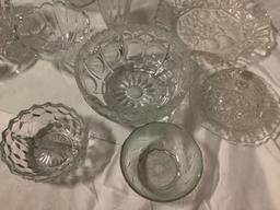 Nice lot of 14 crystal / glass home decor: bowls, plates, bow tumbler, Mikasa - Slovenia, see pics.