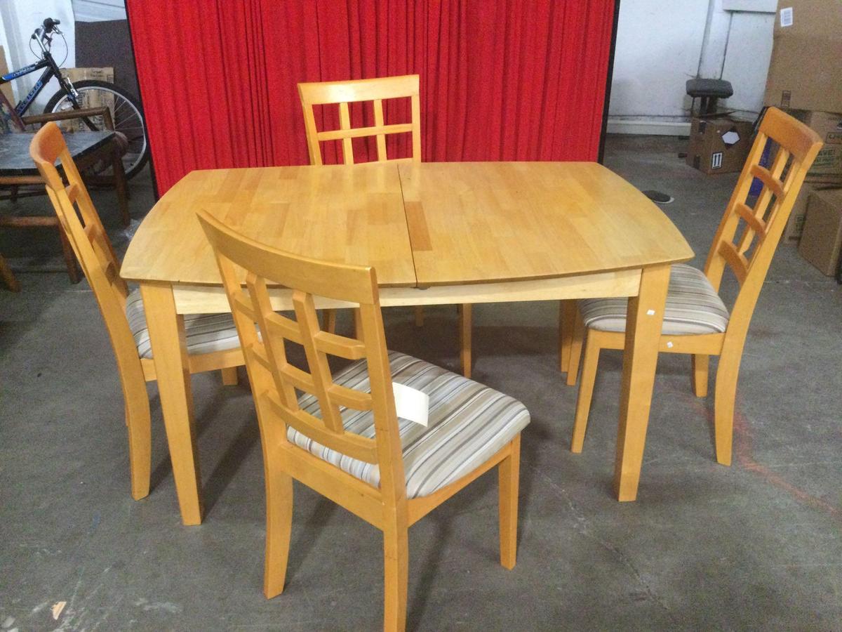 Very nice inlaid wood dining / kitchen table w/ 4 chairs and built in folding leaf