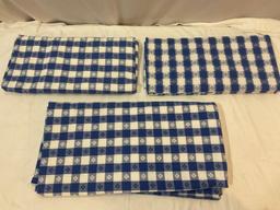Nice collection of linen napkins & matching tablecloths, red/ blue checkered pattern.