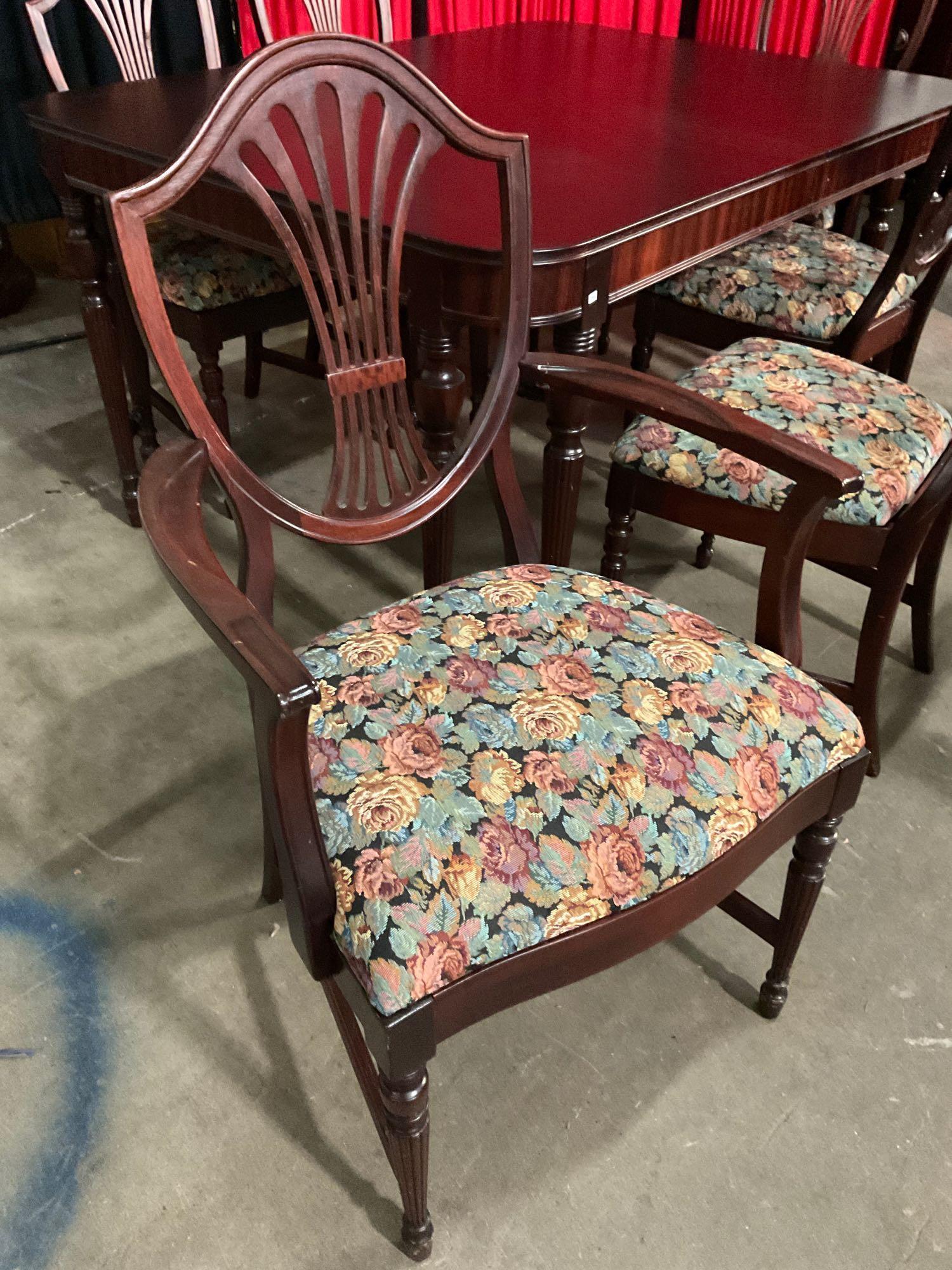 Stunning Antique Mahogany(?) Dining Table with 6 Chairs and Leaf, see desc