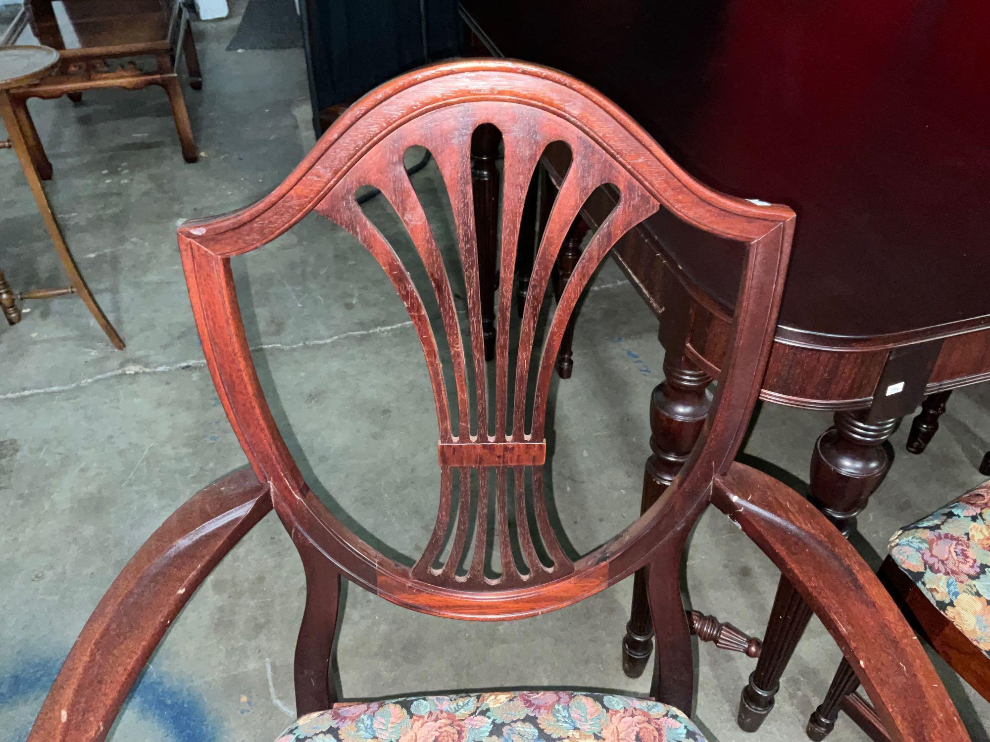 Stunning Antique Mahogany(?) Dining Table with 6 Chairs and Leaf, see desc