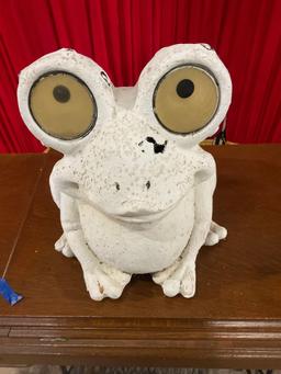 Plaster and fiberglass solar yard art frog statue Untested, sold as is, see pics