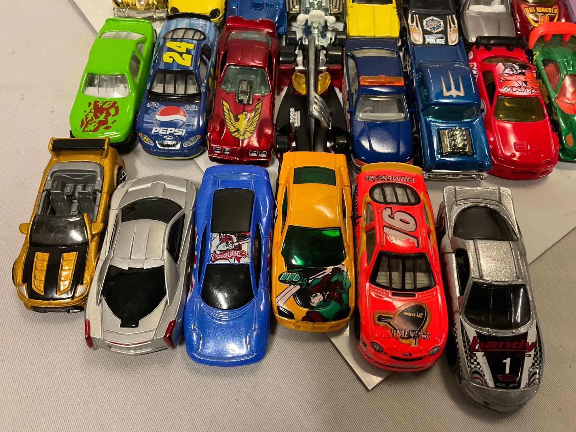 huge collection of die cast toy cars; MATCHBOX, Hot Wheels, & more.