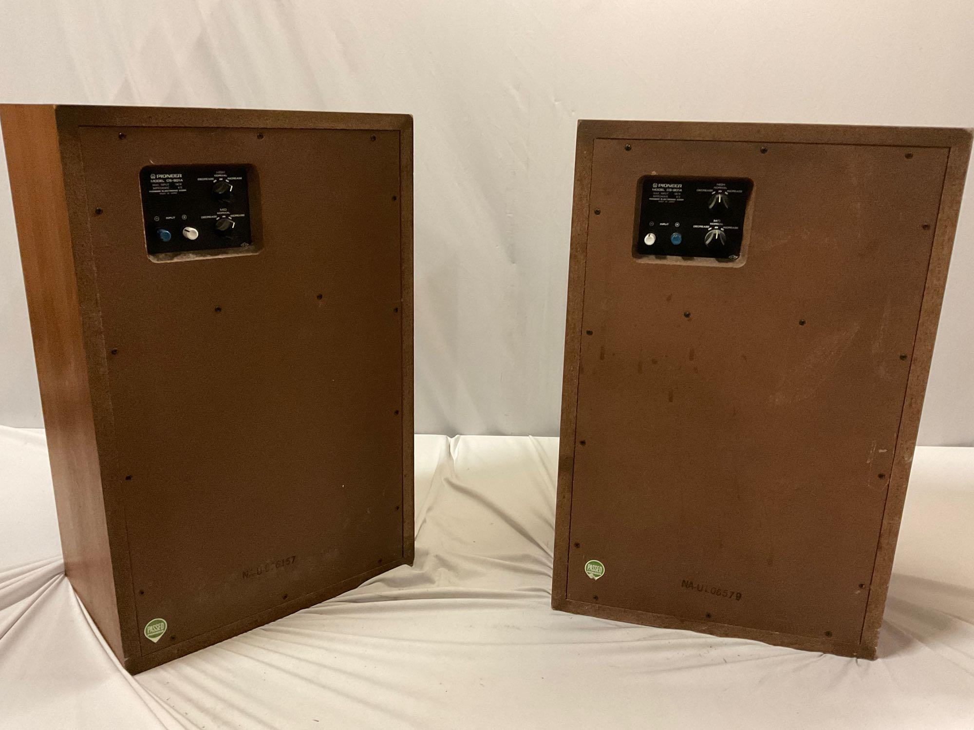 Pair of vintage PIONEER stereo speakers model CS-901A, tested/ working, Japan, minor wear, as is