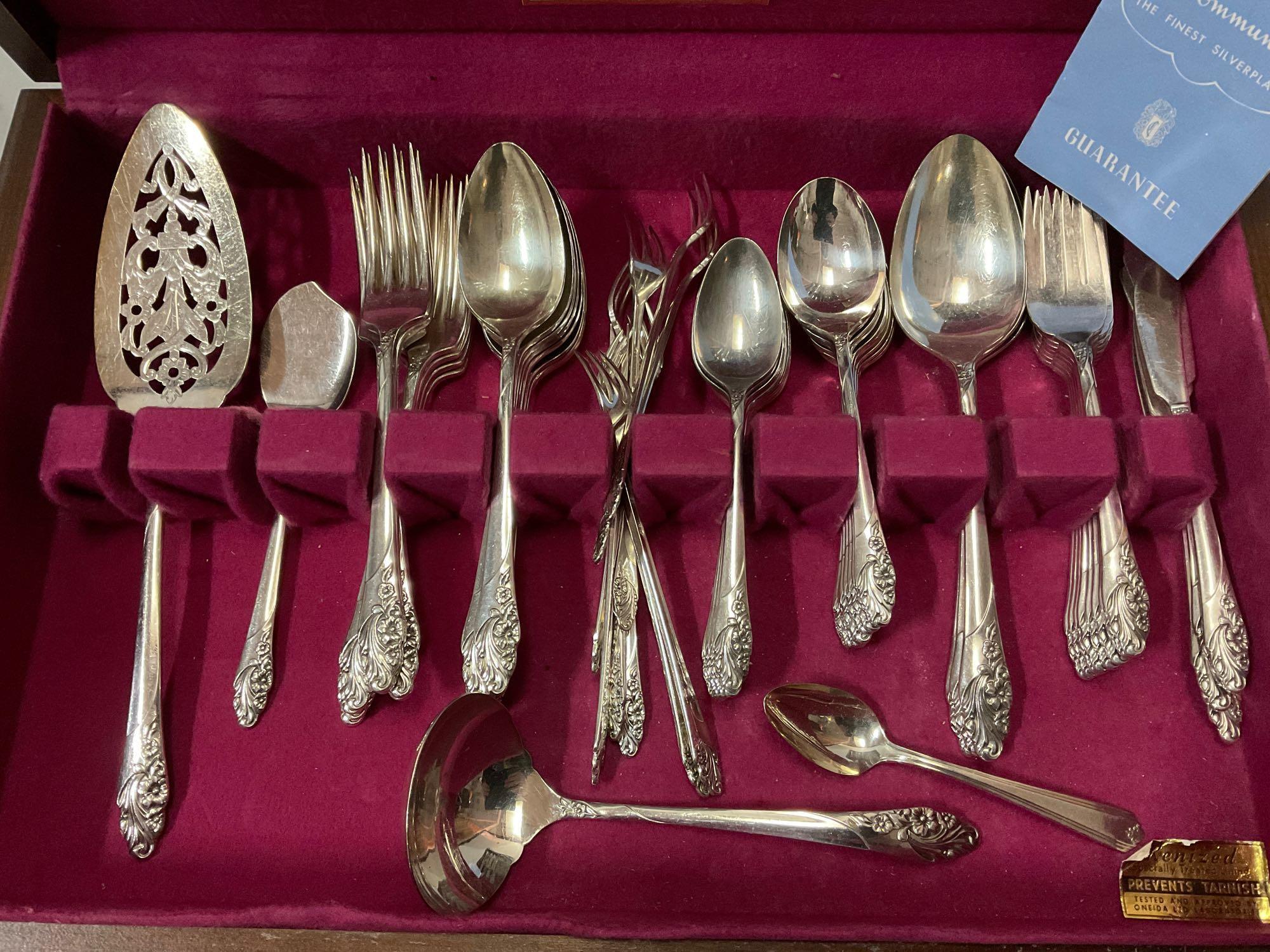 Vintage 74 pc. lot of COMMUNITY silver plate flatware set w/ wood case, approx 17 x 11 x 4 in.
