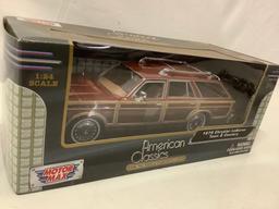 Motor Max American Classics diecast 1/24 scale 1979 Chrysler LeBaron Town & Country wagon in box