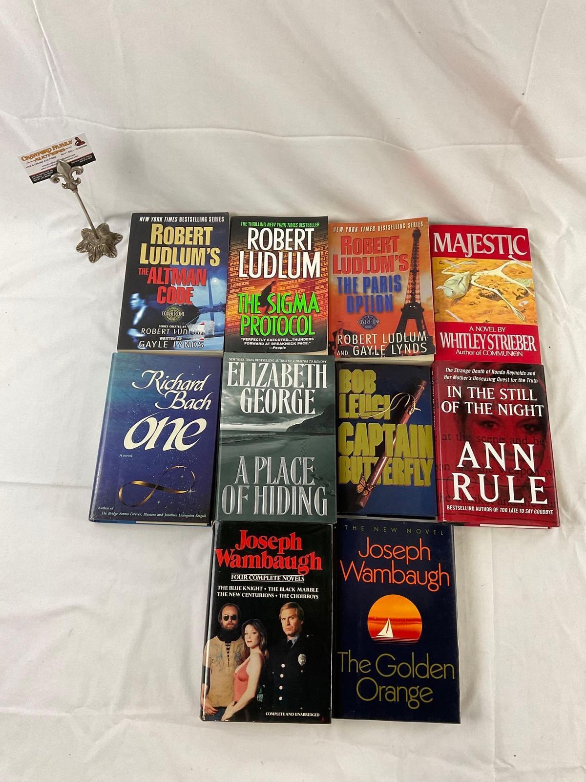 10 pc. lot of hardcover & paperback books / novels; Ludlum, Strieber, Wambaugh, Ann Rule