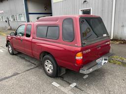 2001 Toyota Tacoma SR5 extra cab Pick up , w/ locking canopy 2.4 liter 4 cyl, super low miles 107442