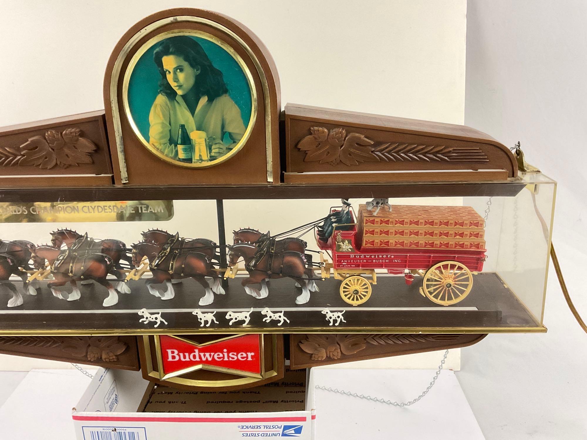 Amazing vintage Budweiser Clydesdale hanging advertisement lamp.