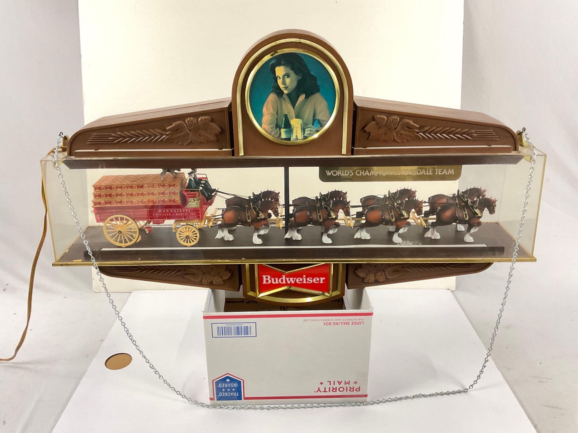 Amazing vintage Budweiser Clydesdale hanging advertisement lamp.