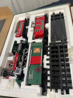 Vintage 1993 GreatLand Holiday Express Battery Operated Train Set