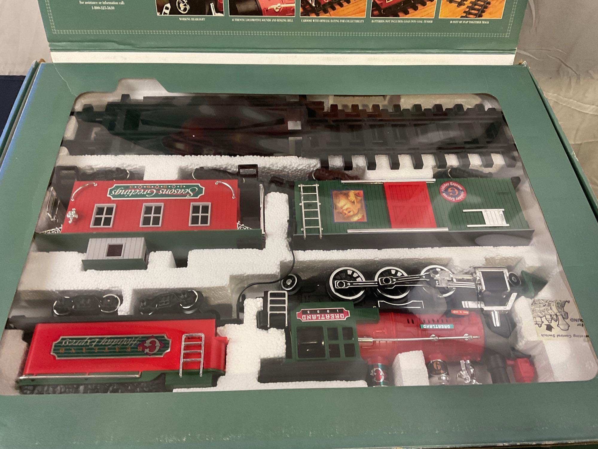 Vintage 1993 GreatLand Holiday Express Battery Operated Train Set