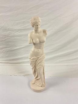 Beautiful Venus De Milo stone sculpture made & purchased in Italy 1970, 11 3/4? tall