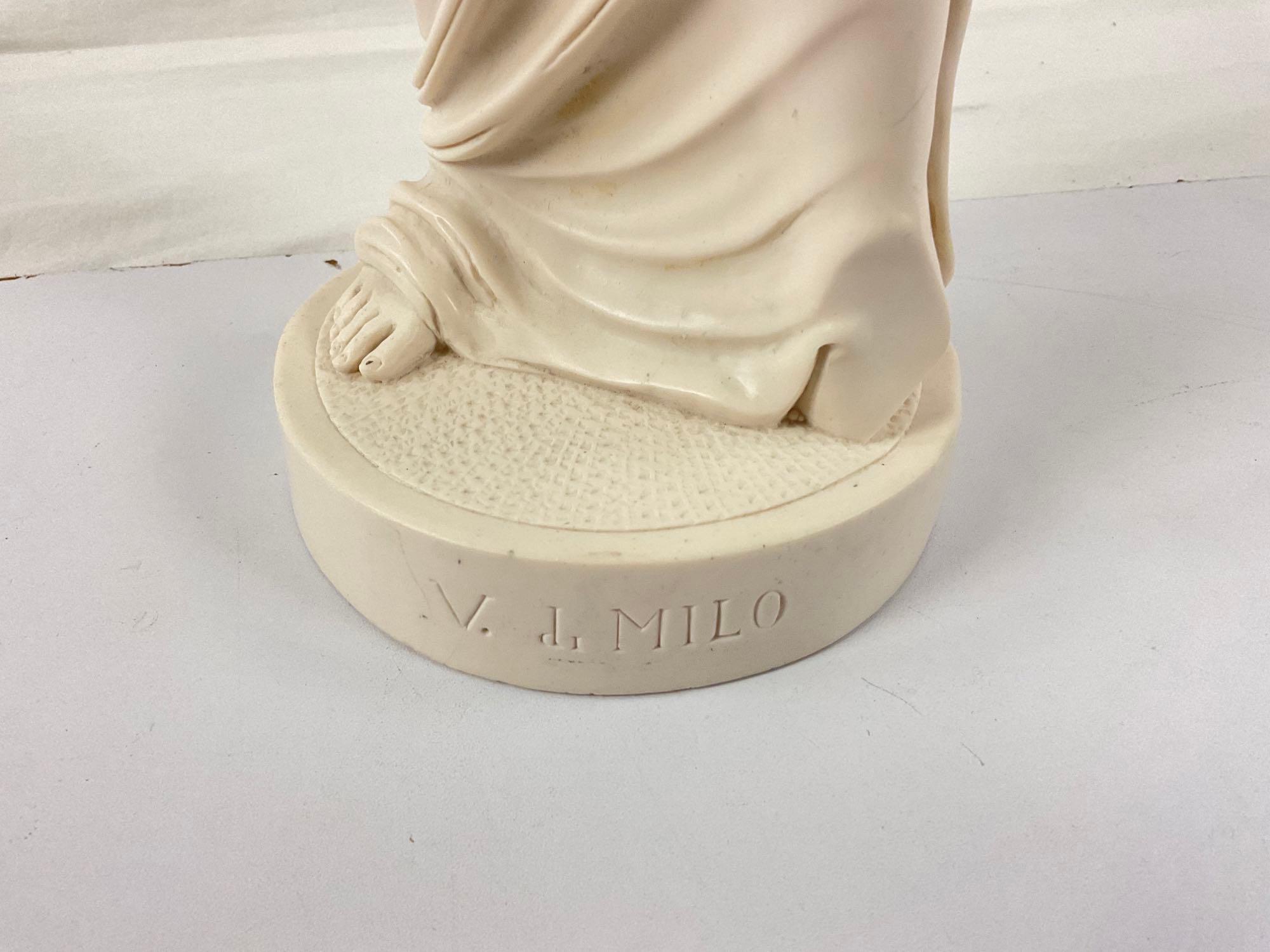 Beautiful Venus De Milo stone sculpture made & purchased in Italy 1970, 11 3/4? tall