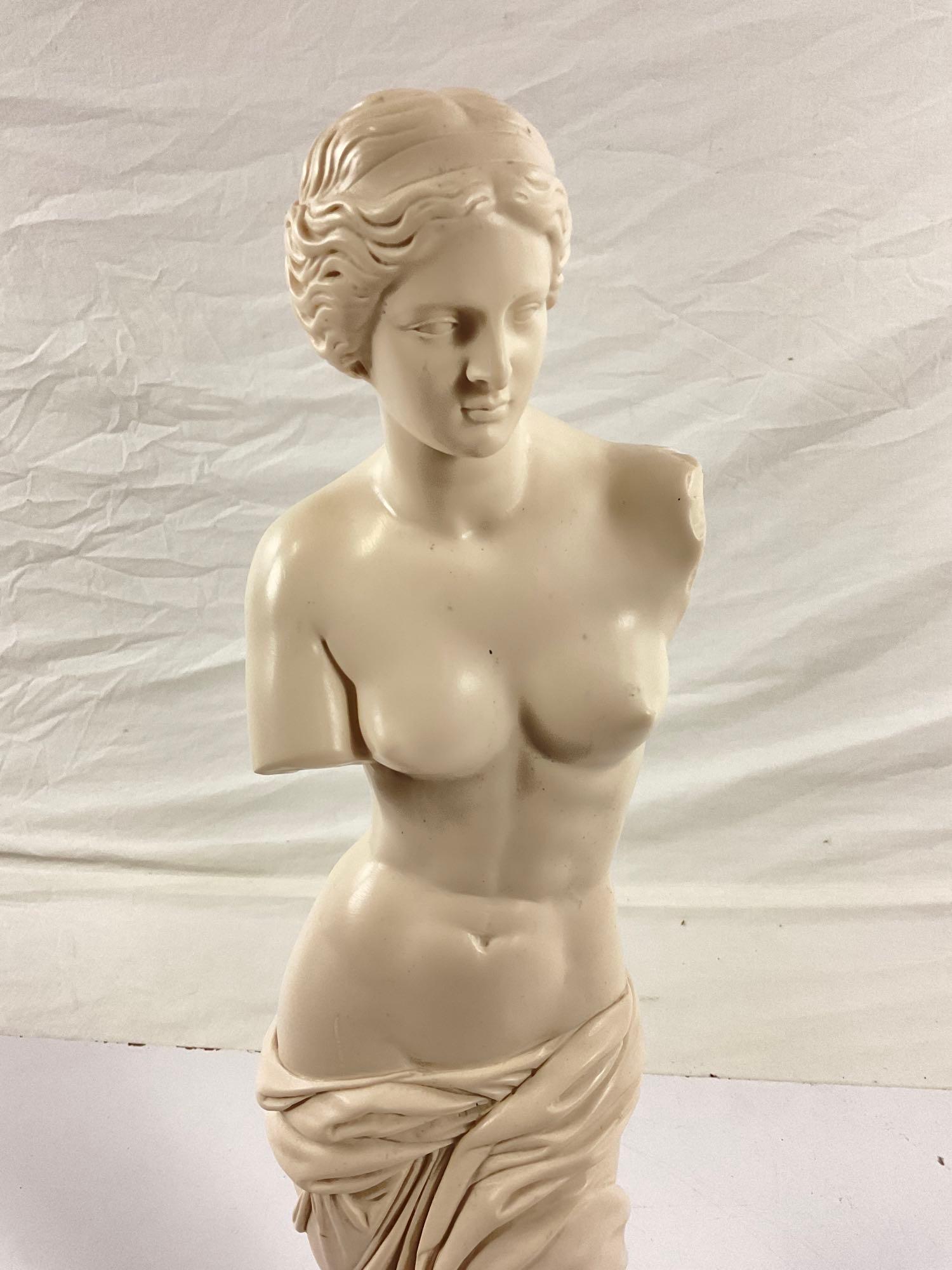 Beautiful Venus De Milo stone sculpture made & purchased in Italy 1970, 11 3/4? tall