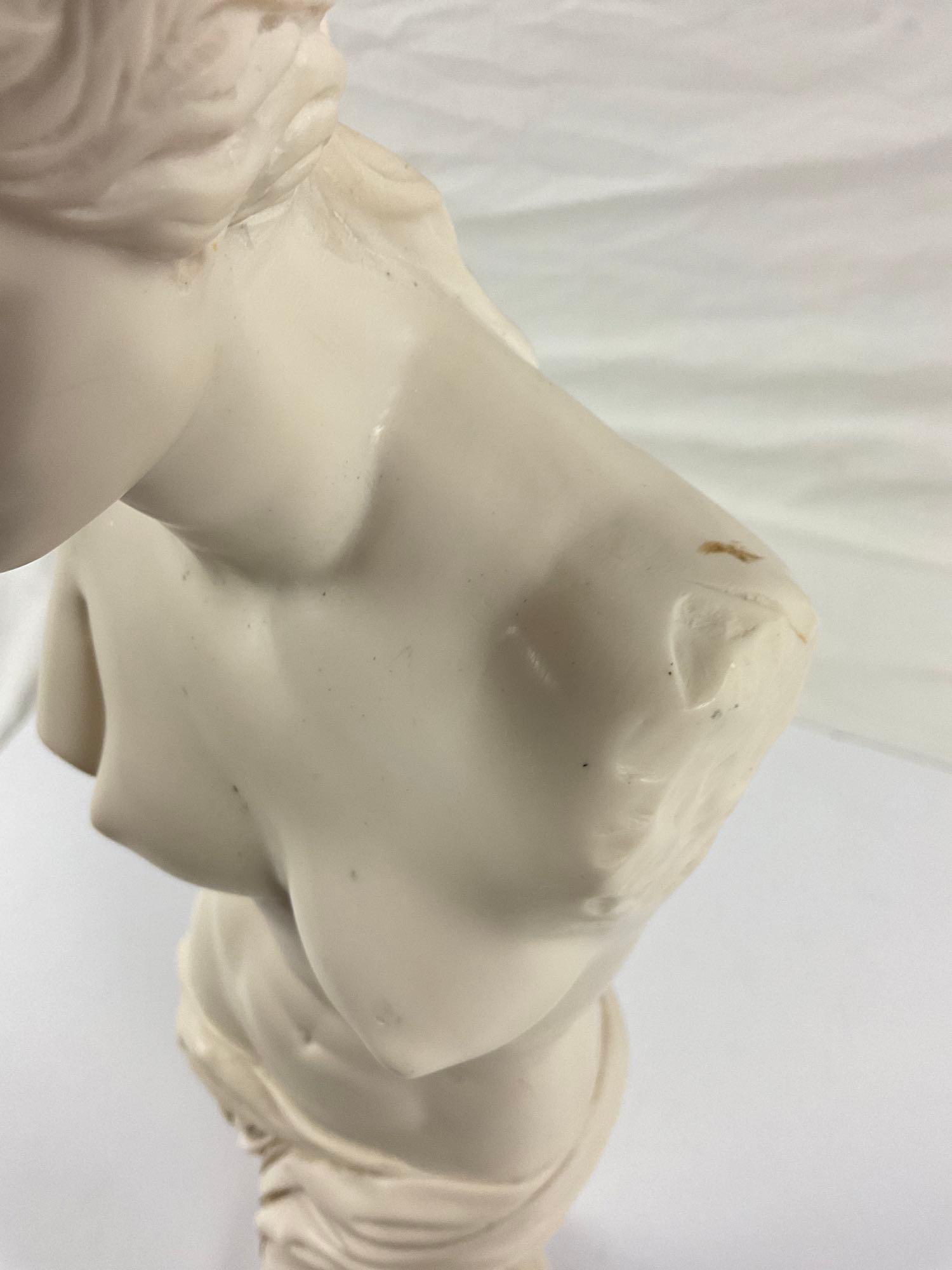 Beautiful Venus De Milo stone sculpture made & purchased in Italy 1970, 11 3/4? tall