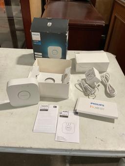 Lot of misc. electronics - CRAFTSMAN Walkie-Talkies and PHILIPS Hue Bridge.